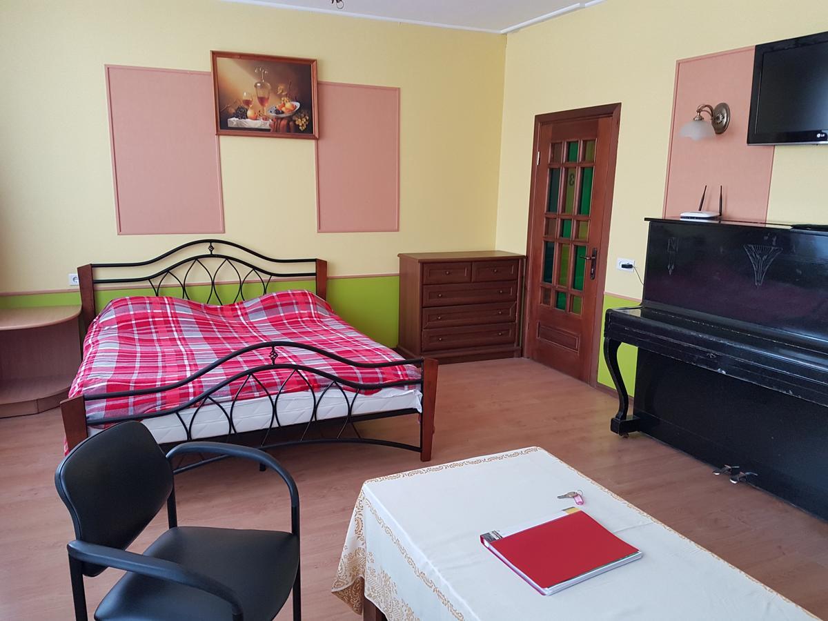 Apartament Erfolg 12 Daugavpils Exteriör bild